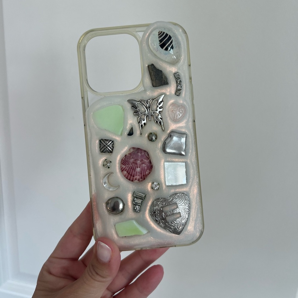 Memor studio phone case Y2K style